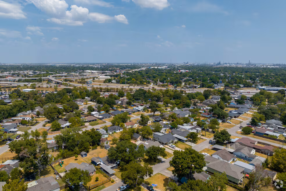 Golfcrest/Bellfort/Reveille — Houston, TX